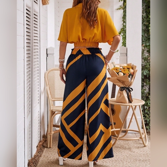 Solid Color Cropped Top With Collar And Geometric Pattern Pants Set - Picture 4 of 5